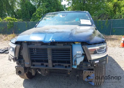 2019 Ram 1500 Laramie 4X4 6'4 Box из США, поврежденный, VIN 1C6SRFDT5KN638425